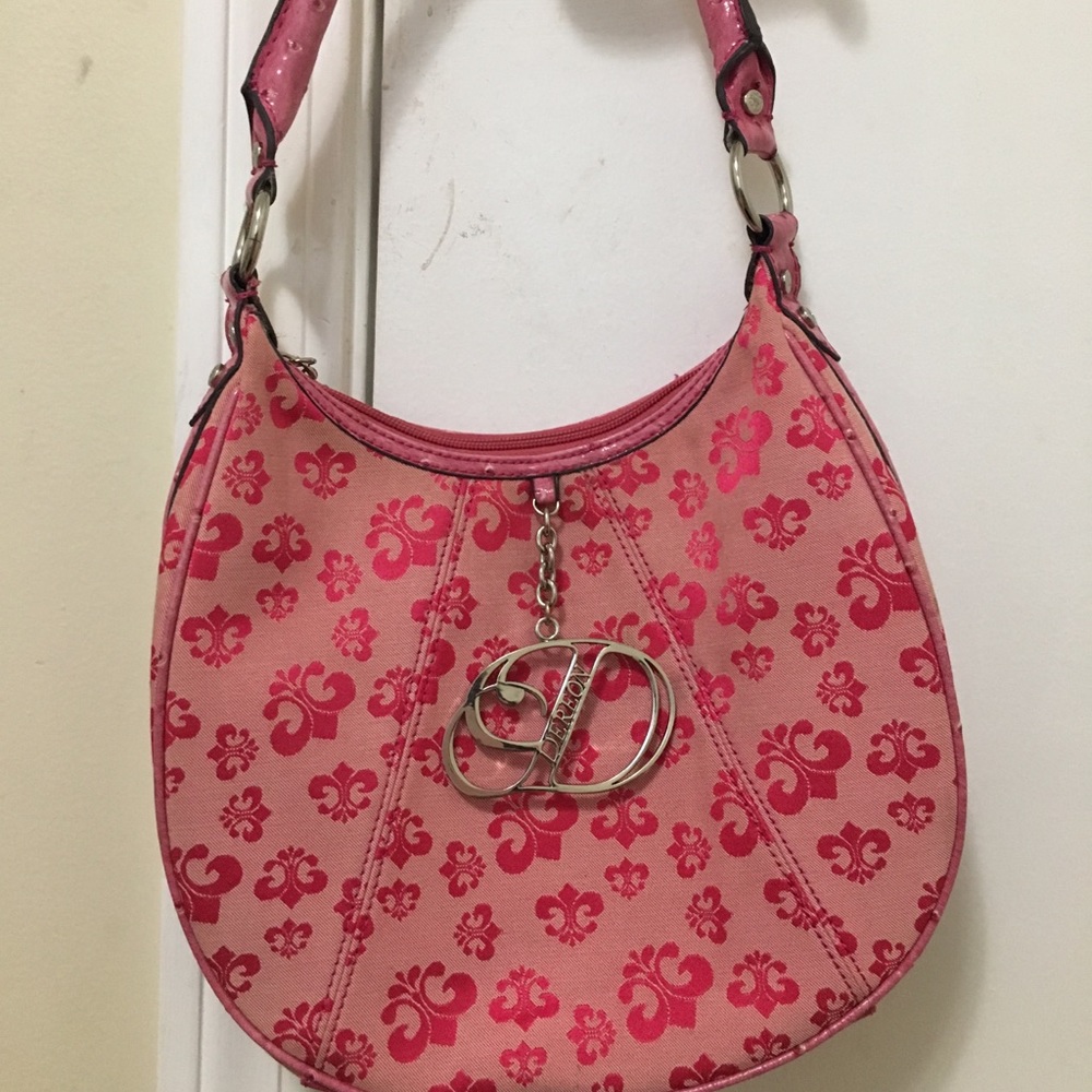 Super sexy handbags for a fun ladies night !